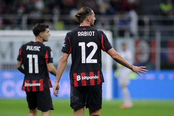 Milan, vittoria nel derby: Cardinale festeggia con la squadra negli spogliatoi