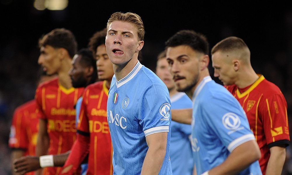 Il Napoli rimonta il Lecce nella ripresa: come cambia la classifica