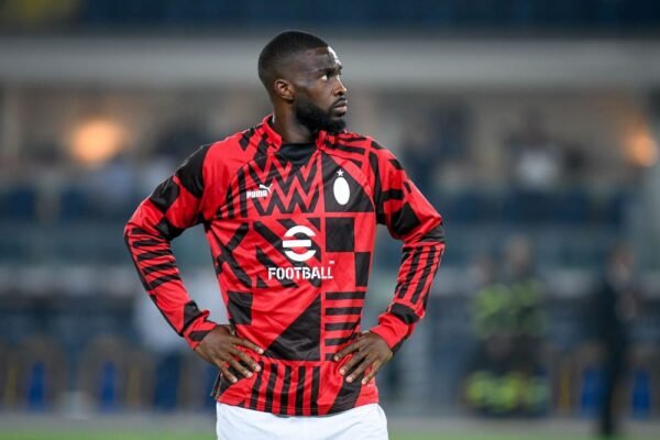 Milan, Tomori: “Sono felice, qui mi sento a casa. Vedo spirito e morale alto. Su Leao e Allegri…”