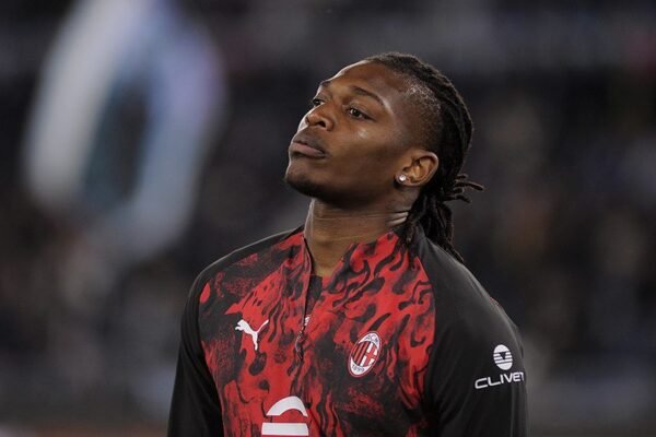 Milan, duello turco per Leao: Fenerbahce e Galatasaray preparano l’assalto